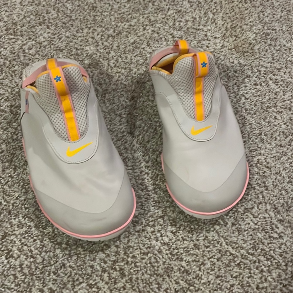 Nike nursing shoes